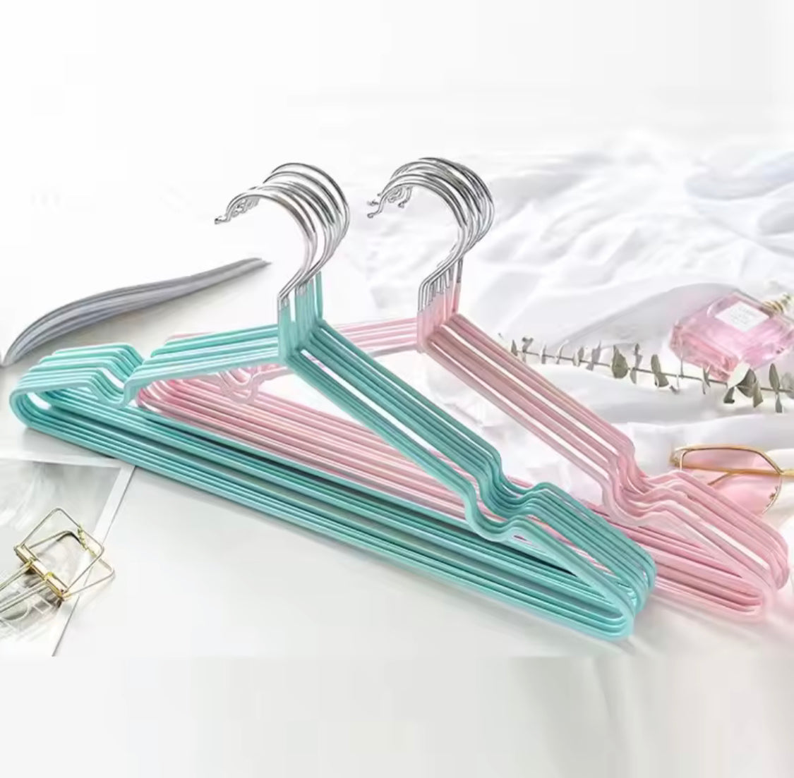 10pcs Non Slip Metal Clothes Hanger, Durable Wardrobe Storage Organizer Hanger, Durable Traceless Clothing Storage Hanger 10pcs Non Slip Metal Clothes Hanger, Durable Wardrobe Storage Organizer Hanger, Durable Traceless Clothing Storage Hanger